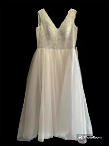 New Plus Size White Sleeveless Lace Top Wedding Gown - Picture 1 of 4