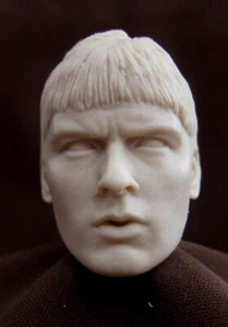 CMD-77 CHARLIE SHEEN "PLATOON" CUSTOM RESIN UNPAINTED HEAD SCULPT 1/6 SCALE - Picture 1 of 3
