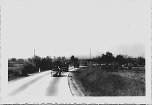1945 WWII Military Trucks Convoy US GI Soldier's Vtg Photo Snapshot 3.5" x 5" - Picture 1 of 3