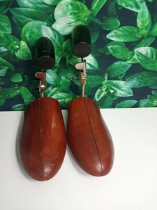 Vintage Shoe Savers Wooden - Picture 1 of 2