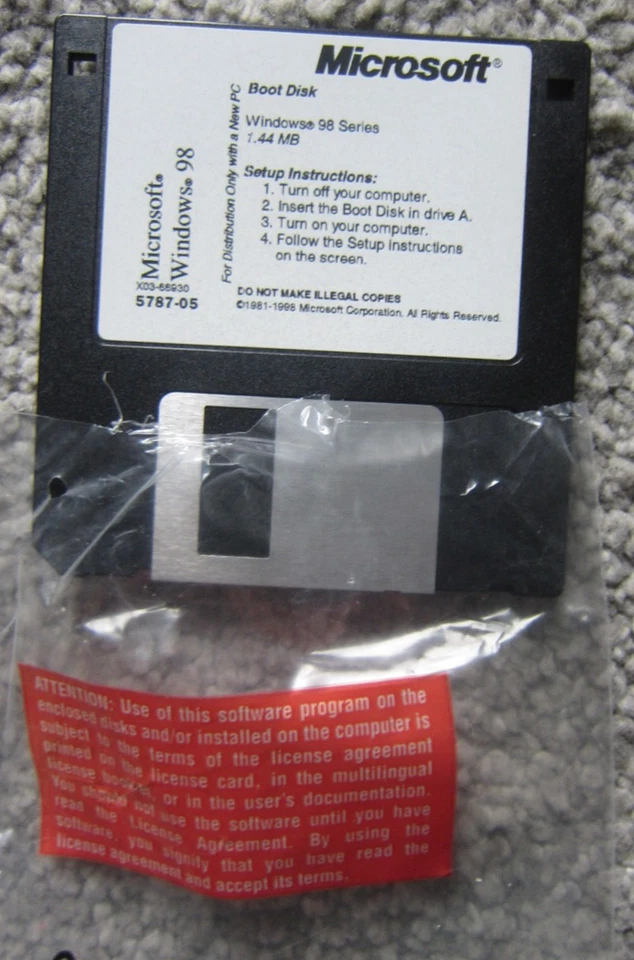 Microsoft Windows 98 - X03-66930 5787-05 Boot Disk 3.5" Floppy Disk 1.44MB - Image 1 of 1