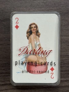 Tarjetas de juego vintage Pin-up niñas Darling años 50 en estuche de plástico - Imagen 1 de 9