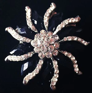 USA BROOCH PIN Rhinestone Crystal Gemstone Fashion Chic Flower Black 06 - Picture 1 of 5