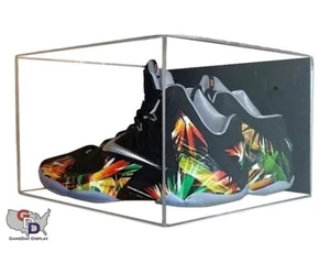 UV Protect Acryl Wandhalterung kleines Schuhpaar Vitrine Größe 11,5 und darunter - Bild 1 von 3