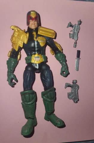 Toybiz Legendary Comic Book Heroes 6" Judge Dredd PITT Marvel Legends Cover