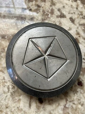 (1) OEM Chrysler 4126984 / 42989 wheel center cap LeBaron New Yorker - Image 1 of 2