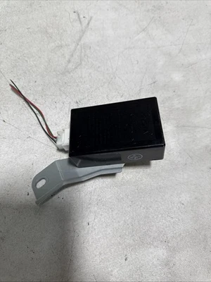 Модуль приемника давления в шинах Toyota Prius 2004-2009 годов выпуска 89760-47010 от оригинального производителя - Изображение 1 из 4