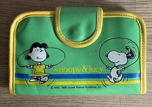 Vintage 1965 Snoopy & Lucy Wallet Green Yellow – Peanuts - Picture 1 of 10
