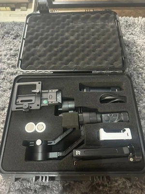 Zhiyun Crane Gimbal Stabiliser for Mirrorless Cameras - Image 1 of 2