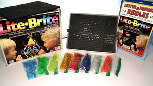 Lite Brite 1986 vintage con 38 páginas nuevas, caja y clavijas - bombilla LED incluida - Imagen 1 de 10