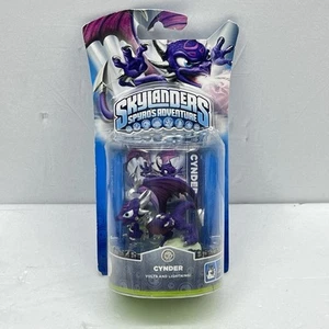 Skylanders Spyro’s Adventure Cynder Figure BNIB Sealed Minor Creases On Package - Picture 1 of 5