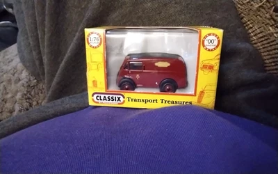 CLASSIX.  POCKETBOND . EM76618- Morris J Van - British Railways - SCALE :  1:76 - Image 1 of 2