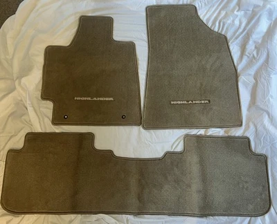 BONITO 2008-2013 OEM Juego de Alfombrillas Alfombra Toyota Highlander Beige Tostado ¡Excelente Estado! Foto 1 de 4