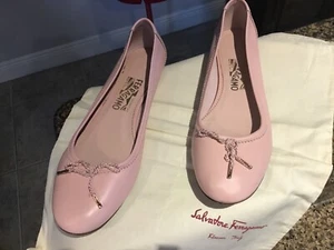 APPARTAMENTO BALLETTO SALVATORE FERRAGAMO ENEA BON BON AGNELLO PELLE ROSA ITALIA 8,5 M - Foto 1 di 12