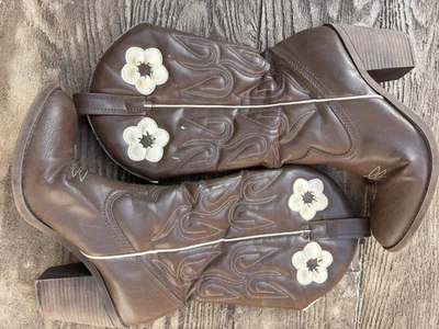 Lindas botas de vaquero vintage Candies marrón bordado flores margarita talla 9 Y2K Foto 1 de 4