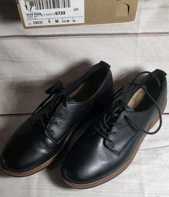 Clarks Mujer Raisie Bloom Oxford Cuero Negro y Marrón Con Cordones Talla 6M Foto 1 de 4