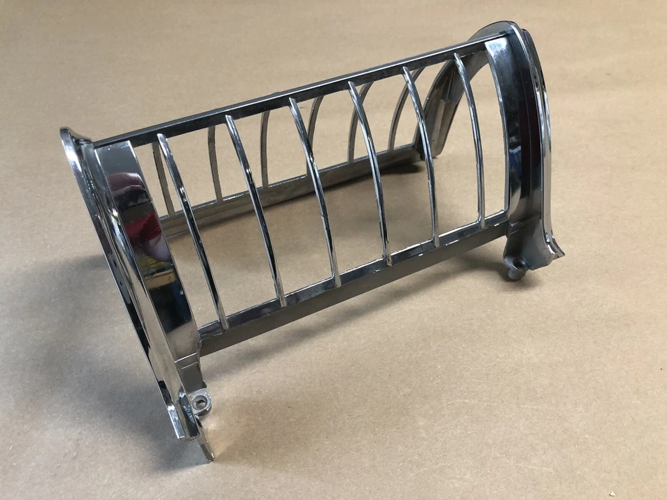 Nuevo de Lote Antiguo Ford LTD 1974 Delantero Derecho Cromo Señal de Giro Luz Borde Bisel Fomoco Foto 1 de 4