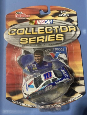2005 #10 Scott Riggs 1/64 Valvoline NASCAR Racing Collector Series Diecast - Image 1 of 2