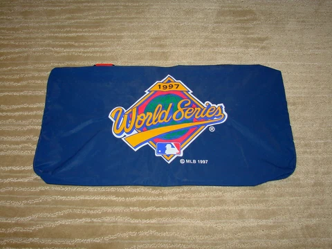 Vintage 1997 World Series Logo Gym/Duffle Bag -Cleveland Indians Florida Marlins Cover