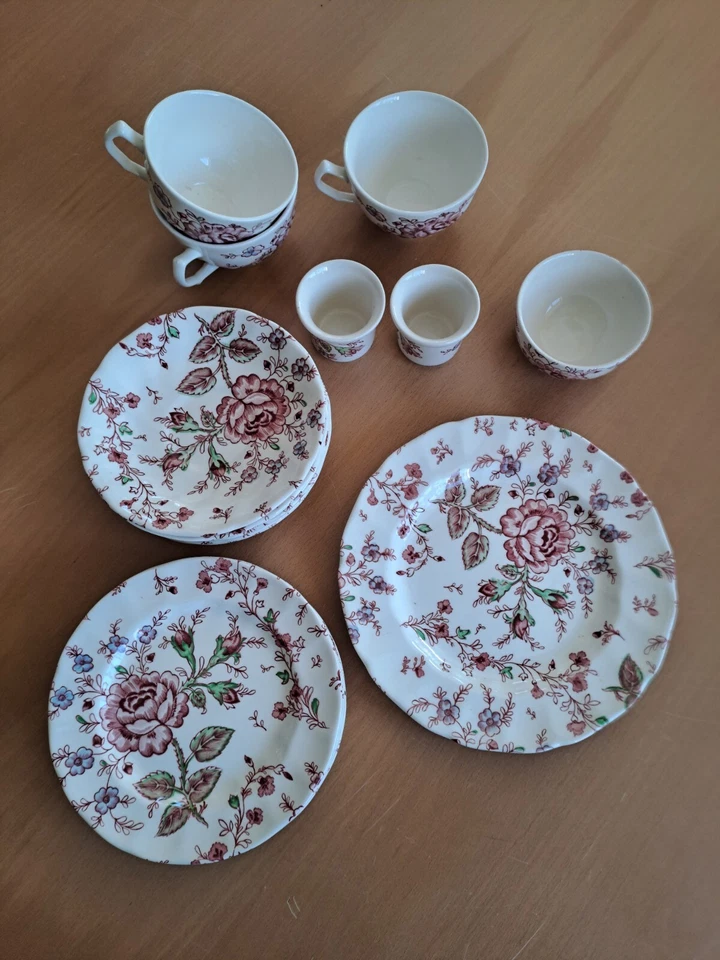 Einzelteile: JOHNSON BROS. "Rose Chintz rosa" Tasse, Teller, Eierbecher, Schale - Bild 1 von 1