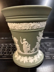 Wedgwood Jasperware Greek Green Rare Toothbrush Holder - Picture 1 of 3