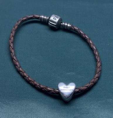 Pulsera PANDORA de plata de ley y cuero negro -7" con 2 dijes de clip de zarcillos Foto 1 de 4