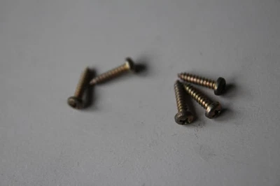 OE Audi B2 Typ85 4000 80 90 Cupé GT GTE Cuadro de instrumentos Marco Tornillos JUEGO Foto 1 de 2