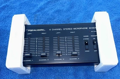 Mezclador de micrófono estéreo de 4 canales realista 32-1105A - Cuatro micrófonos - MONO/ESTÉREO Foto 1 de 4