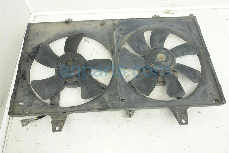 1996-1997 Infiniti I30 Radiator Cooling Fan Motor & Shroud 21481-38U00 - Image 1 of 4