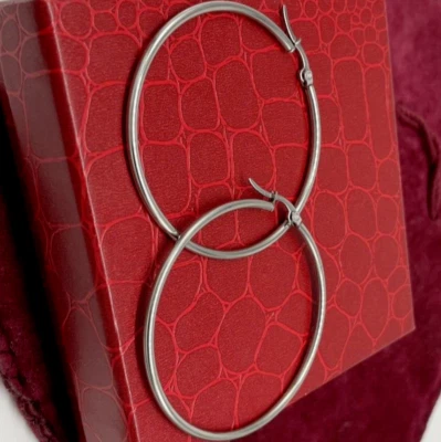 ORECCHINI CERCHIO SOTTILI ACCIAIO INOX COLOR ARGENTO RAGAZZA DONNA 5CM DA REGALO - Immagine 1 di 4