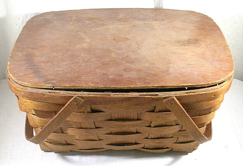 Vintage Wicker Picnic Basket with 1/4" Plywood Hinged Lid in very good condition Cover