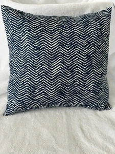 Zig Zag Throw Pillow Cover Sham 16”x16” Abstract Modern envelope Enclosure - Picture 1 of 2