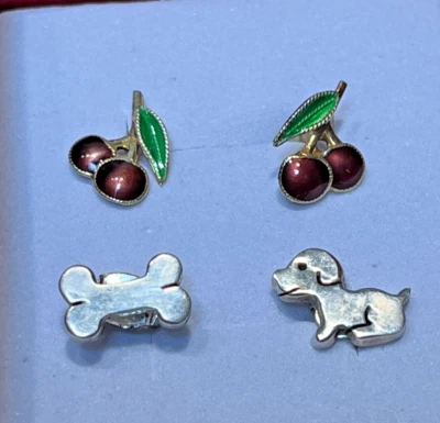 2 pares de aretes vintage de plata de ley .925, cerezas con hojas y perro y hueso Foto 1 de 4