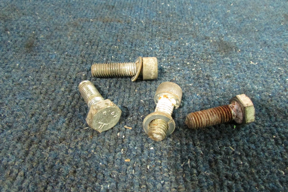 OEM DUCATI INDIANA 650 350 1987 87 MOTOR DELANTERO INFERIOR MONTAJE MOTOR HARDWARE Foto 1 de 1