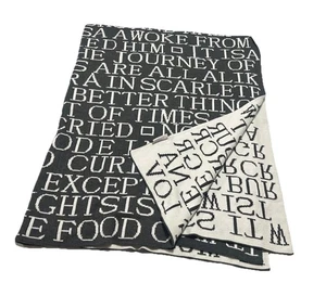 Barnes & Noble punctuate literarische Zitate Überwurf Decke 50" x 60" Baumwolle grau - Bild 1 von 4