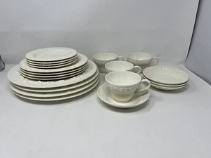 WEDGWOOD OF ETRURIA & BARLASTON EMBOSSED QUEENSWARE PLATE SET 20 PIECES - Picture 1 of 12