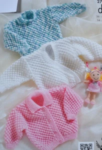 (148) Patrón de Tejer - Chaqueta Suéter para Bebé Niños DK 14""- 24"" - Imagen 1 de 5