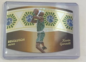 2024-25 Panini Revolution Ring Bearers Kevin Garnett #12 inserto raro - Foto 1 di 2