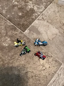 Konvolut 4 Oldtimer Micro Machines Motorrad 3 mit Fahrern Biker Galoob - Bild 1 von 4