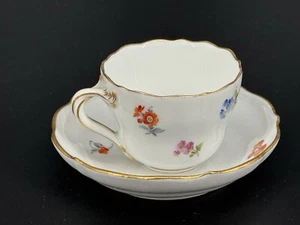 Antique Meissen Porcelain Scattered Strewn Flowers Demitasse Cup & Saucer - Picture 1 of 10