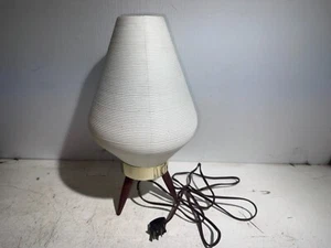 Vintage MCM White Atomic Beehive Tripod Table Lamp - Picture 1 of 10