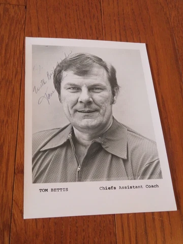 Tom Bettis Autographed Hand Signed 5x7 Photo Kansas City Chiefs Cover