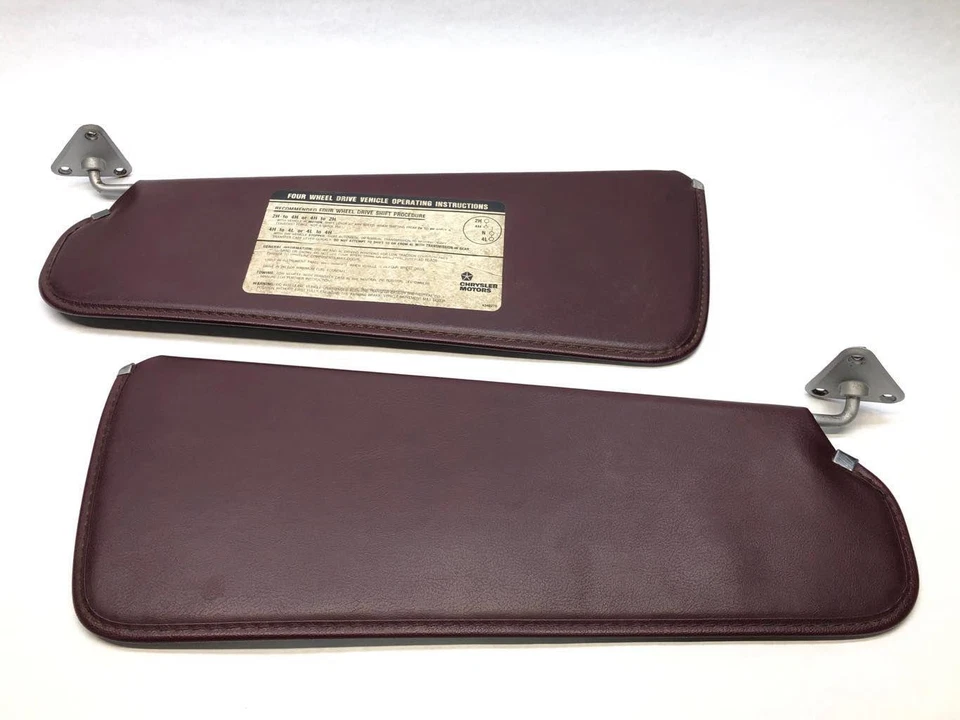 Quebra-sol de vinil vermelho/marrom 1981 - 1993 Dodge Ram W150 D150 esquerda e direita par - Imagem 1 de 4