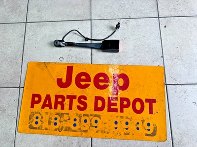 Jeep Wrangler JLU 2018-2023 hebilla de cinturón de seguridad delantero izquierdo fabricante de equipos originales 6MN81TX7AB Foto 1 de 4