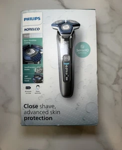 🔥Philips norelco Shaver 7300 Rechargeable Wet Dry Electric Shaver Men - Picture 1 of 9