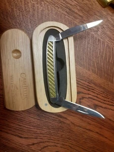CAMILLUS YELLO JAKET YELLOW JACKET COLLECTORS 2 BLADE POCKET KNIFE WITH WOOD BOX - Picture 1 of 3