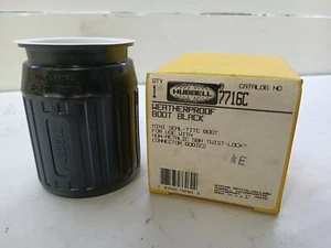 Nuevo uso de bota negra resistente a la intemperie Hubbell 7716C para bloqueo giratorio 50A no metálico - Imagen 1 de 2