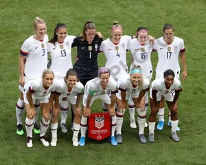 USA WOMEN'S SOCCER TEAM USNWT 8x10 PHOTO 2019 FIFA WORLD CUP #2 - Picture 1 of 1