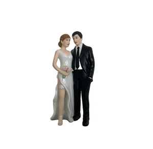 Bella Novia Handcrafted Bride & Groom Porcelain Cake Topper 5" Figurine - New! - Bild 1 von 5