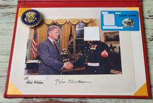 USMC Camp David Presidential Retreat Pin + Clinton handsignierte Fotogruppe - Bild 1 von 7